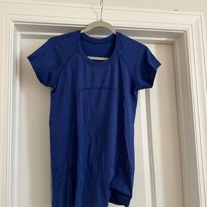 Lulu lemon swiftly top